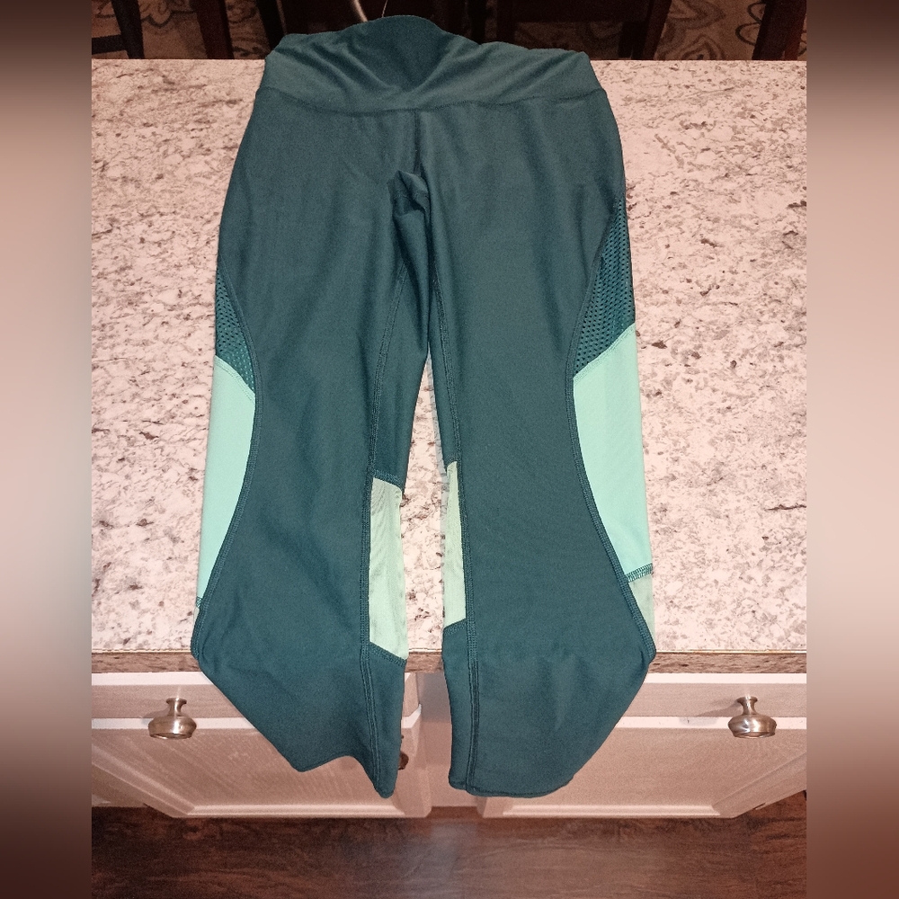 Medium Xersion Athletic Leggings